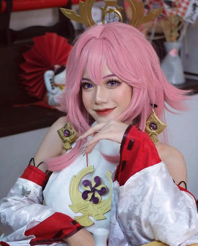 Ngoài đời, mối quan hệ của hai chị em nhà Linh Ngọc Đàm cũng nổi tiếng thân thiết.