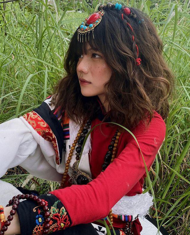 Thậm chí, Minh Ngọc còn được chị gái hỗ trợ, chu cấp cho tiền học đắt đỏ.