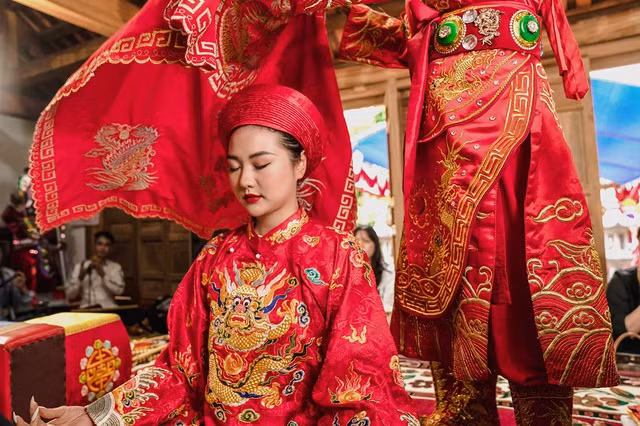 Cụ thể, Bảo Ngọc cho biết: "Thực ra trong cuộc sống đời thường, từ mọi khía cạnh không chỉ riêng khía cạnh tâm linh, mọi thứ luôn có những điều tích cực đi đôi với tiêu cực. Mình tin rằng ai đã hiểu và giác ngộ được chắc chắn sẽ không thể xem thường và sẽ nhất tâm đi đúng đường đúng đạo".