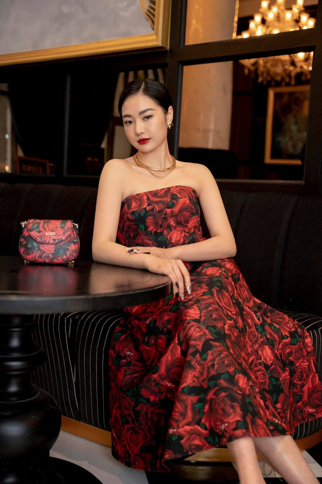 Không chỉ xinh đẹp, ở mỗi vai trò khác nhau, Bảo Ngọc đều sở hữu thần thái gương mặt được mọi người tấm tắc khen ngợi.