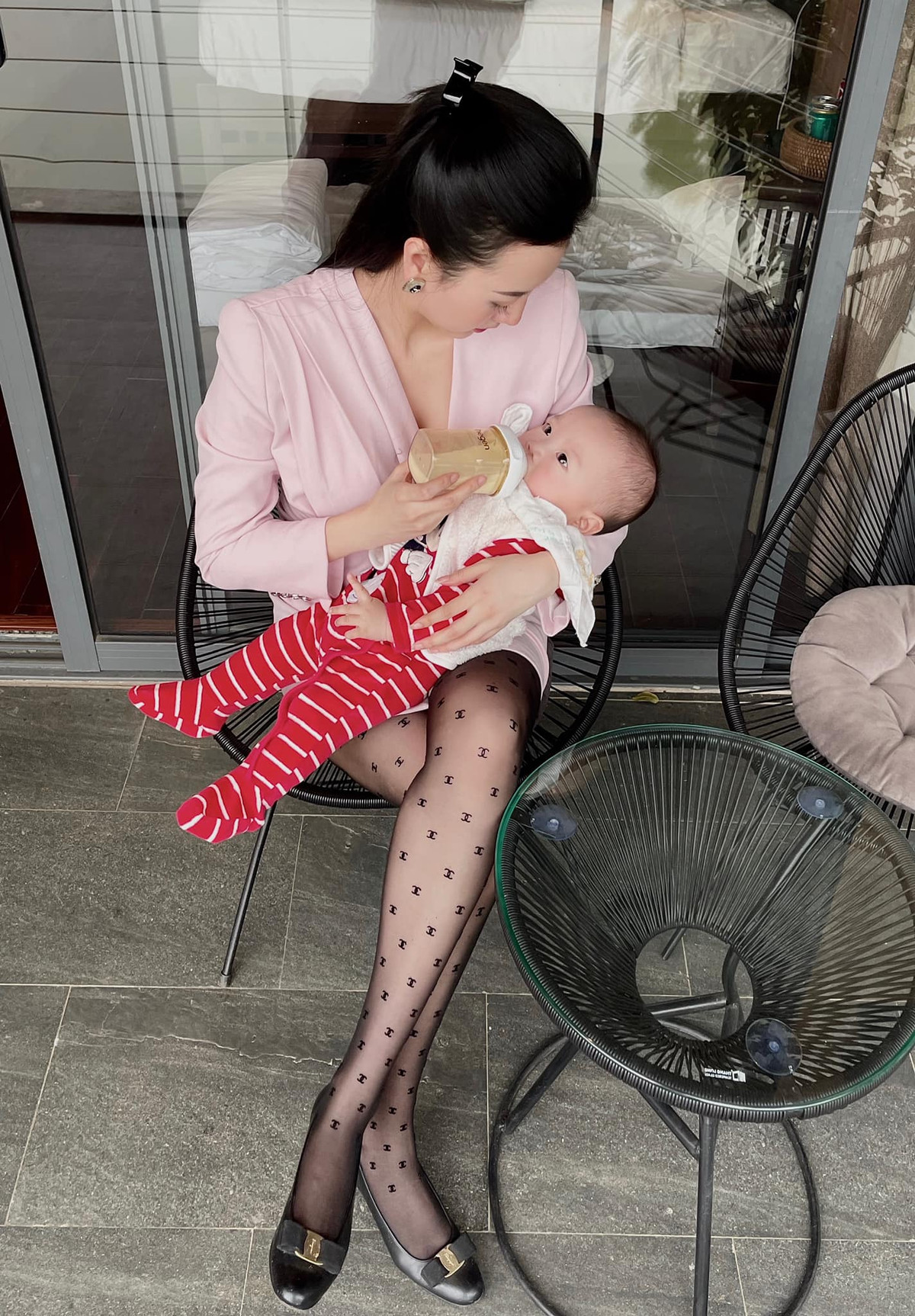 Vũ Ngọc Châm sinh năm 1992 từng là tiếp viên hàng không của Vietnam Airlines và Korean Air.