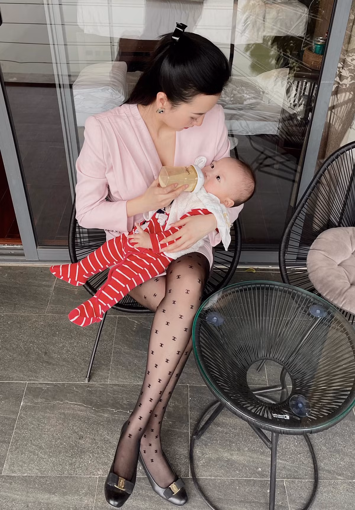 Vũ Ngọc Châm sinh năm 1992 từng là tiếp viên hàng không của Vietnam Airlines và Korean Air.