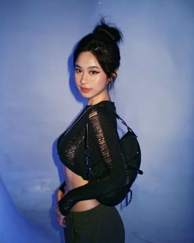 Về phía Hàn Hằng, cô cũng chia sẻ, bản thân cô chưa từng phẫu thuật thẩm mỹ.