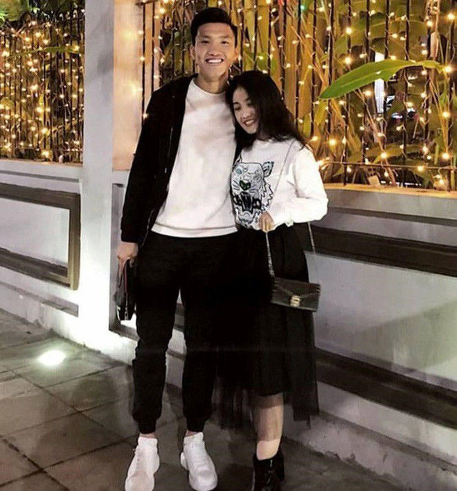 Chuyện tình yêu của các cầu thủ từ xưa đến nay vẫn luôn là chủ đề được dân tình hết sức quan tâm. Mới đây nhất, "bản đồ" bạn gái cầu thủ tiếp tục có sự thay đổi khi thông tin Văn Hậu và Hoàng Anh Ốc "đường ai nấy đi".