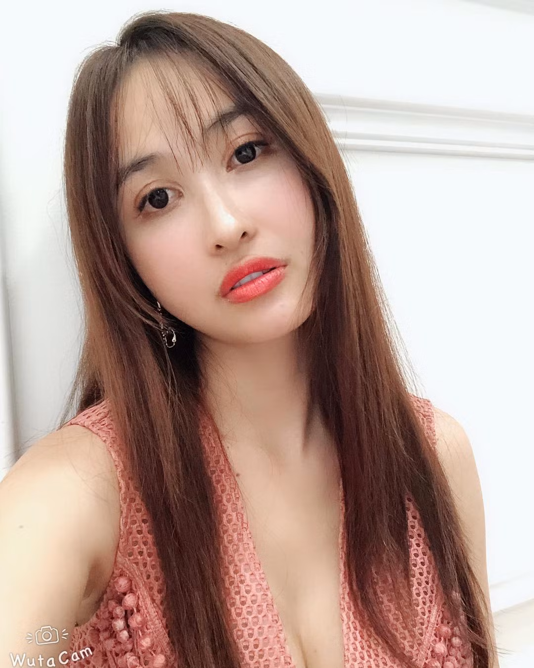 Cách đây chưa lâu, vợ hai Minh Nhựa tự tin khoe đường cong hoàn mỹ trong bộ bikini khi đi biển khiến dân mạng khen hết lời.