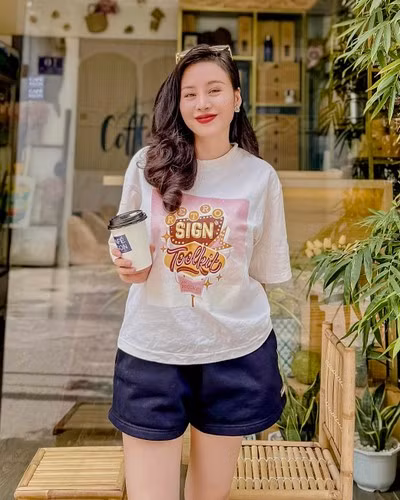 Bà Tưng nói cô từng nhận được sự yêu thương, cảm thông của mọi người và mức thù lao cao cho công việc nghệ thuật. Vì vậy trong quãng thời gian vắng bóng, cô cũng có những phút giây nhớ nghề.