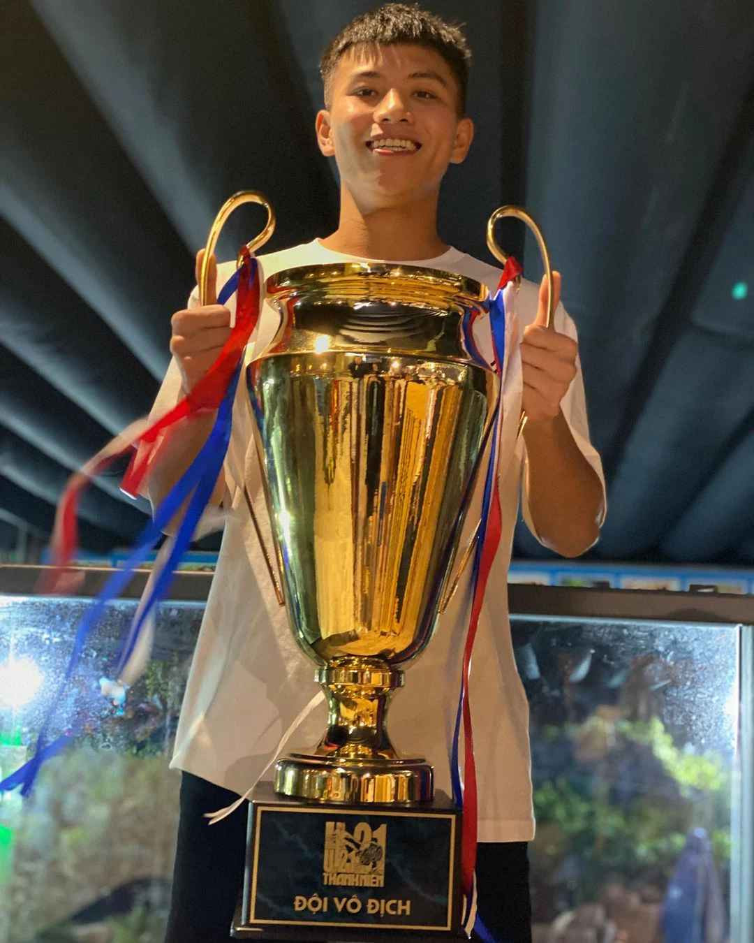 Tại sân chơi V.League, Thanh Bình cũng được đánh giá cao và được HLV tạo điều kiện cho thi đấu thường xuyên.