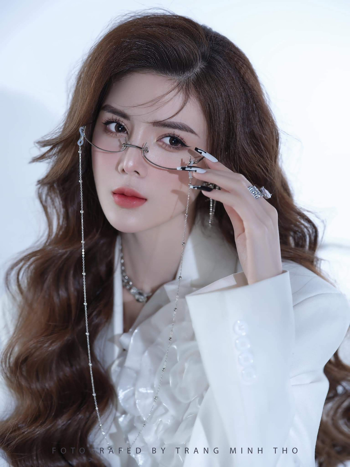 Lily Luta từng góp mặt trong nhiều dự án phim truyền hình lẫn điện ảnh song diễn xuất của cô vẫn bị đánh giá là "thường thường bậc trung".