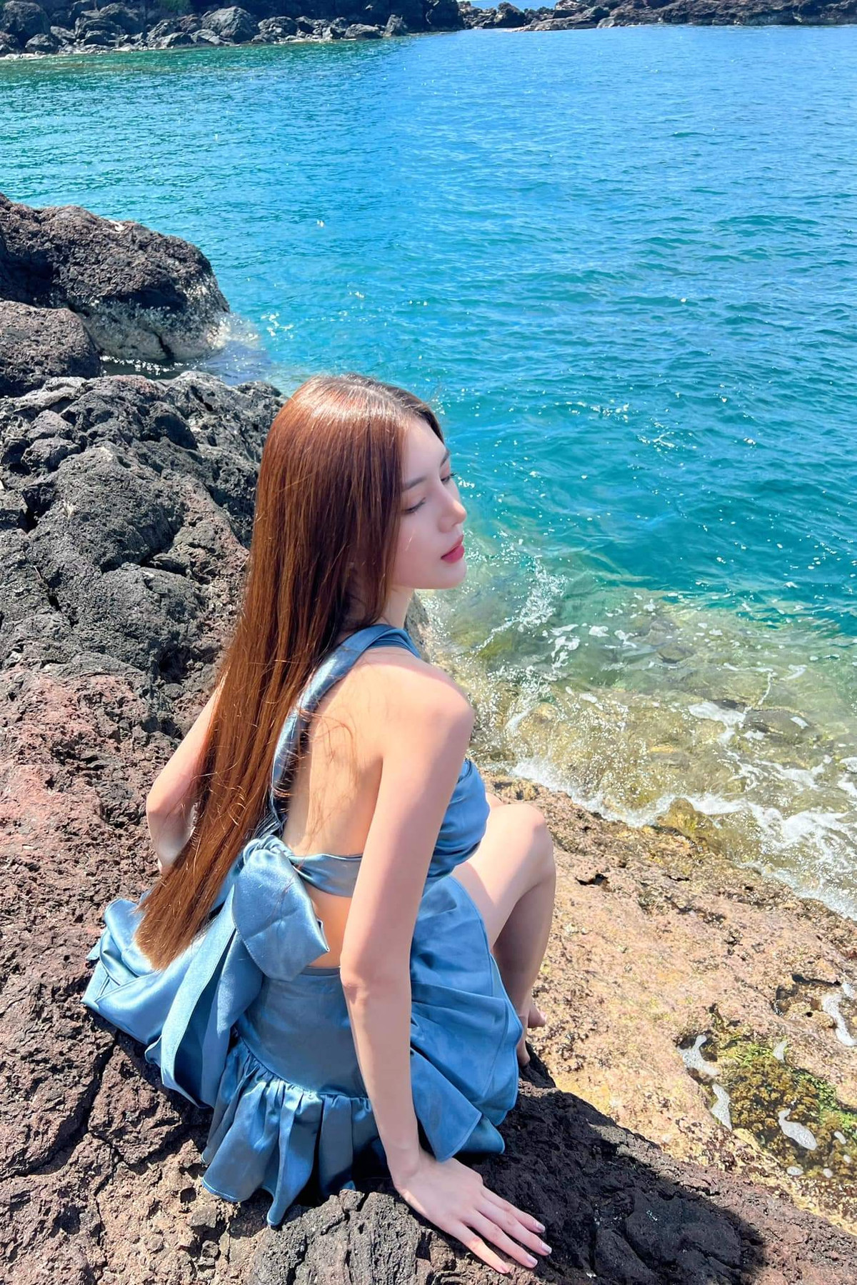 Cô gái 9X này cũng táo bạo hơn trong việc lựa chọn trang phục gợi cảm, để khoe trọn đường cong cơ thể.