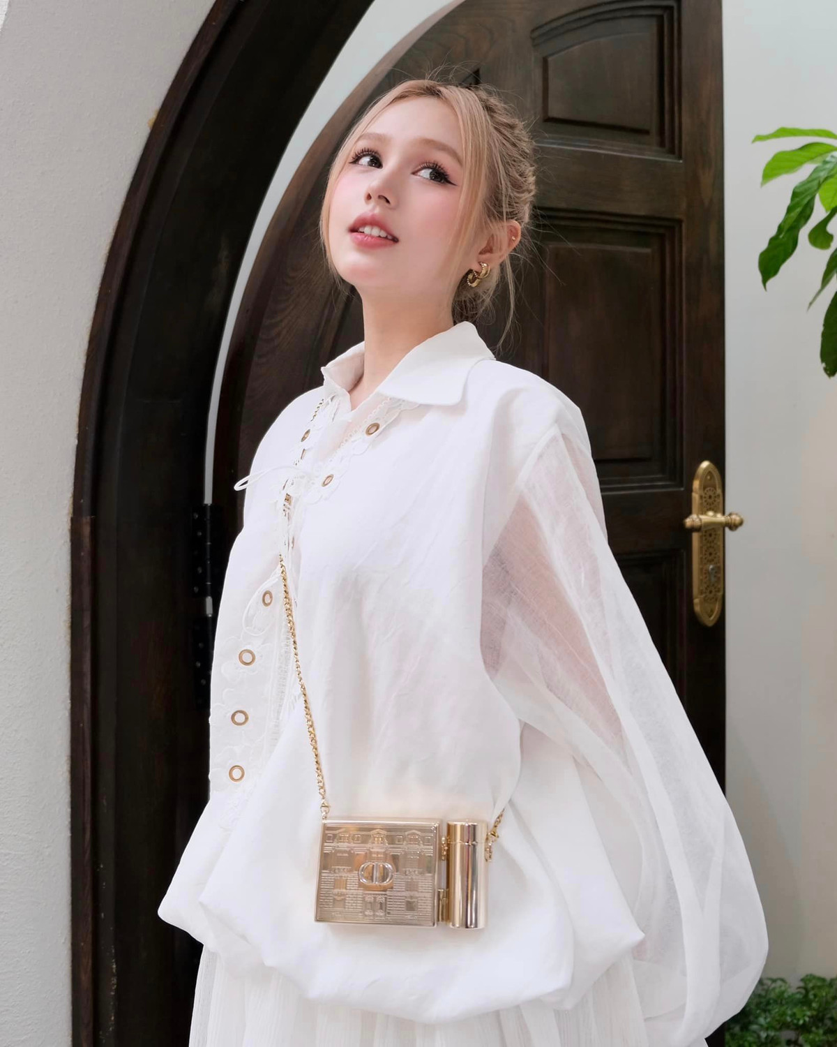 Trên trang cá nhân của mình, Xoài Non thường xuyên khoe những bức ảnh với visual "đỉnh của chóp".