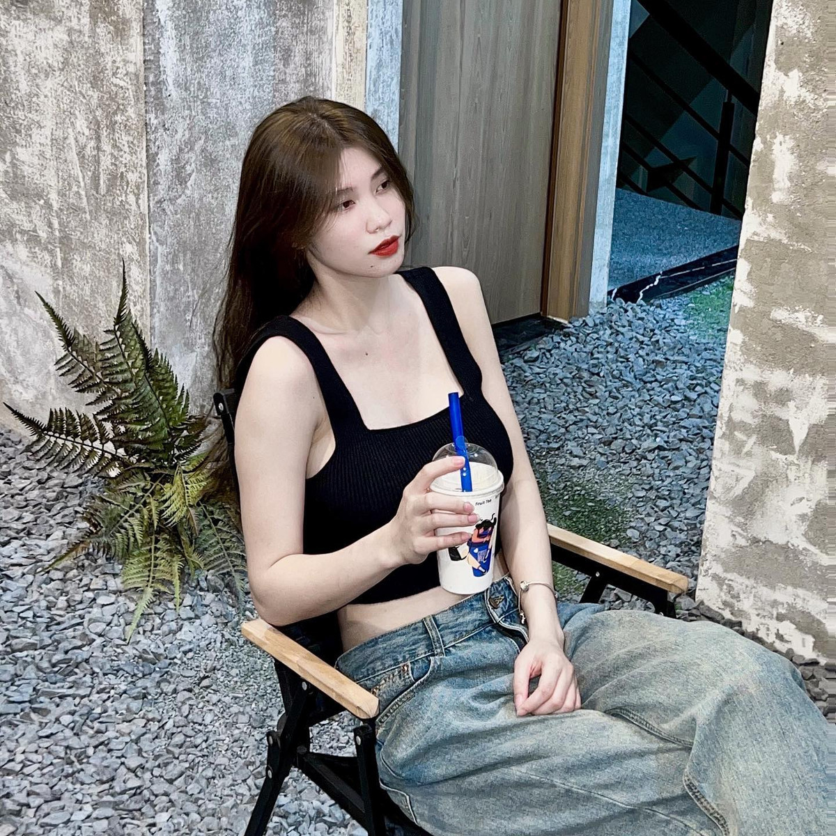 Như Tuyền thường xuyên chia sẻ những hình ảnh mặc gợi cảm trên mạng xã hội thu hút nhiều sự quan tâm