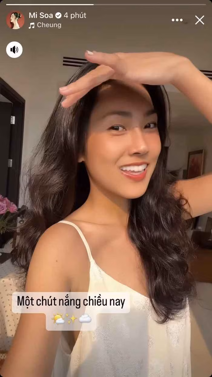 Cách đây không lâu vào ngày 13/12, MC Misoa Kim Anh đã lên tiếng cho biết cô sẽ bắt đầu quay trở lại sử dụng mạng xã hội sau lùm xùm với bạn trai. Người đẹp chia sẻ thêm.