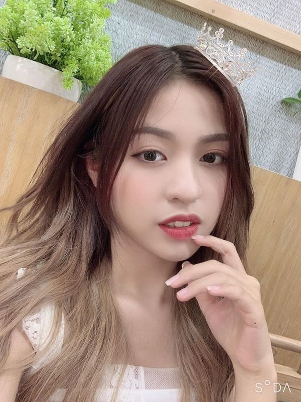 Liên tục bị dìm hàng nhan sắc, ''hot girl trứng rán'' từng khẳng định: ''Tôi tự tin ngoại hình cha mẹ ban cho''.