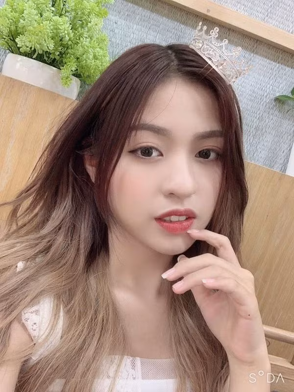 Liên tục bị dìm hàng nhan sắc, ''hot girl trứng rán'' từng khẳng định: ''Tôi tự tin ngoại hình cha mẹ ban cho''.