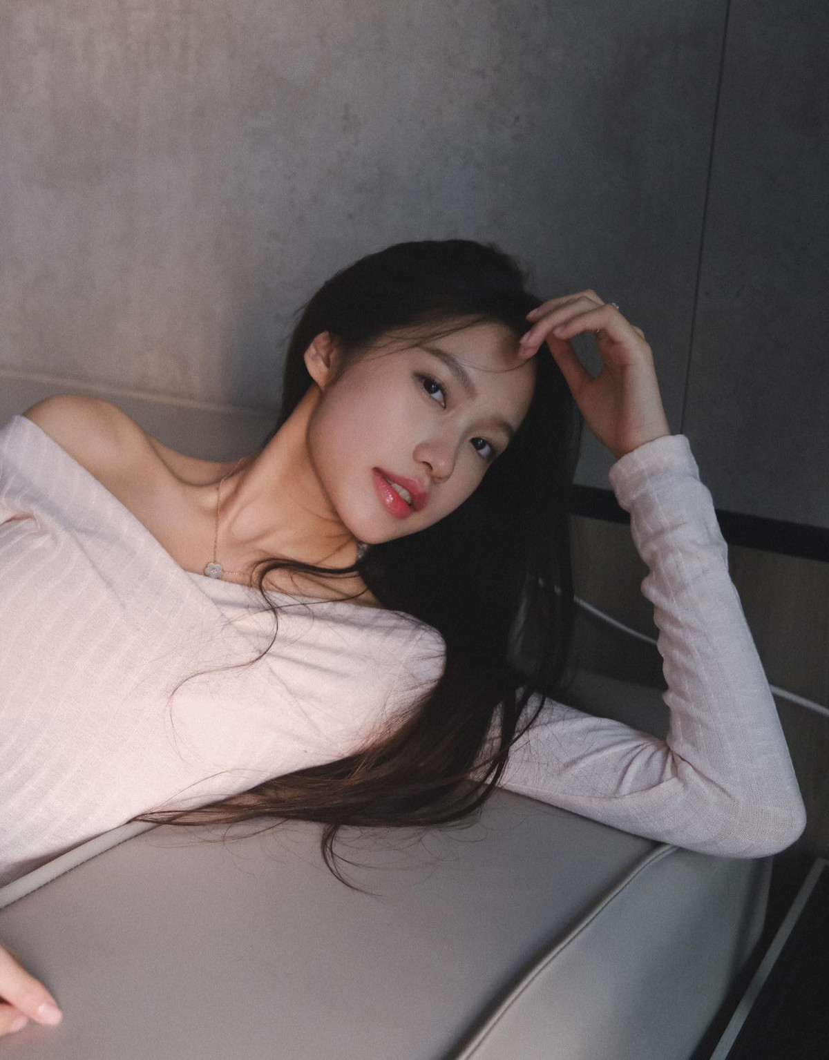 Hiện tại, Văn Hậu vẫn đang trong quá trình hồi phục và chưa thể xác định thời điểm trở lại sân cỏ. Anh tiếp tục tập luyện phục hồi và duy trì thể lực trong phòng gym, với sự đồng hành và hỗ trợ từ vợ là Doãn Hải My.