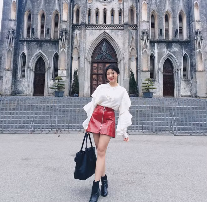 do học múa, luyện tập thể dục thường xuyên nên Thái Ngọc San sở hữu một thân hình cân cân đối. Điều đặc biệt nhất để lại ấn tượng là phong cách đa dạng của nàng hot girl GEN Z.