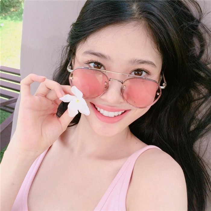 Thái Ngọc San luôn thể hiện mình hoàn hảo từ phong cách hiện đại, trẻ trung, nhẹ nhàng đến gợi cảm, quyến rũ. Cô nàng nhanh chóng trở thành người mẫu của nhiều nhãn hiệu nổi tiếng.