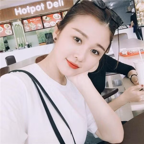 Ribi Sachi là thành viên cốt cán tham gia vào nhiều clip vui nhộn của nhóm FAPtv, nhóm sở hữu kênh Youtube với nút Kim Cương.