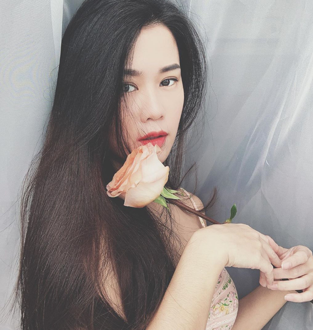 Sau một thời gian hoạt động mạnh trong lĩnh vực mẫu ảnh, Ngọc Thảo lấn sân sang các series hài ngắn Thích Ăn Phở cùng với Phở Đặc Biệt.