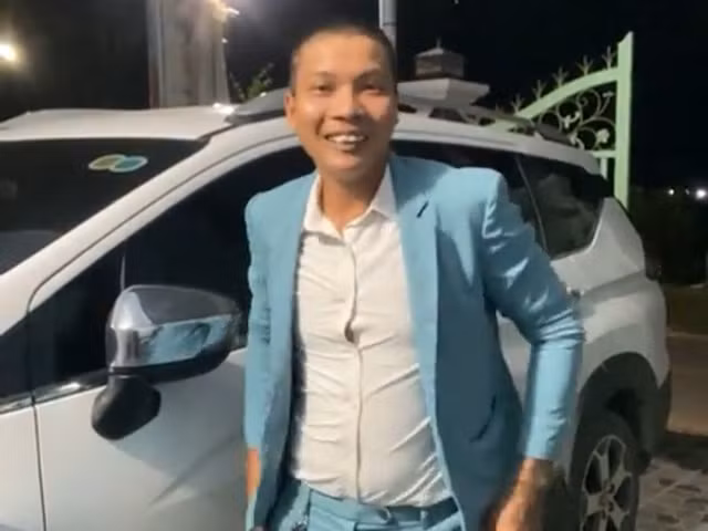 Trước khi mua ô tô, Lộc Fuho còn khoe nhà mới xây. Căn nhà tuy có giá trị không quá lớn nhưng đó là ước mơ bấy lâu nay của nam Youtuber dành tặng vợ con.