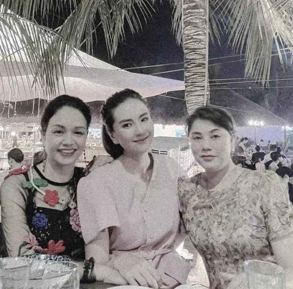 Mới đây, “ MC đẹp nhất VTV” Mai Ngọc hào hứng chia sẻ hình ảnh trong chuyến du lịch ở TP Hạ Long - tỉnh Quảng Ninh nhân dịp nghỉ lễ 30/4 và 1/5.