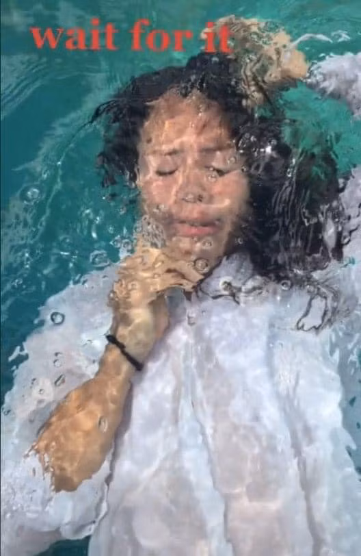 Qua ảnh chụp dưới nước có thể thấy, bức ảnh không hề có tính thẩm mỹ mà trông như thảm họa.