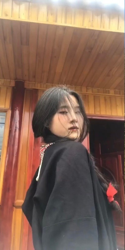 Do đó, nữ sinh muốn bày tỏ sự biết ơn, trân trọng trước tình cảm và tấm lòng mà những nhà từ thiện dành cho các em nhỏ vùng cao như Như.