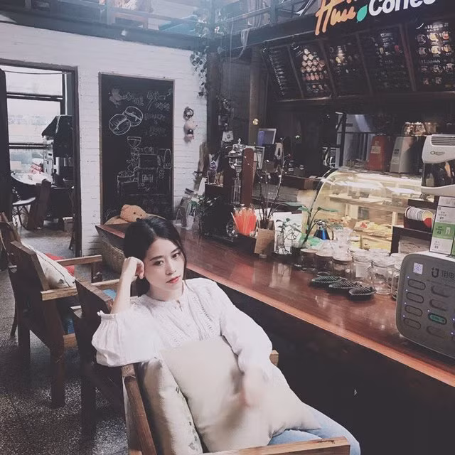 Một số ý kiến cũng cho rằng rất có thể sự khác biệt này đến từ góc chụp và các ứng dụng chỉnh sửa hình ảnh. Tuy nhiên, một số khác thì vẫn khẳng định chắc nịch việc Tiểu Dã đã can thiệp thẩm mỹ trong thời gian qua là hoàn toàn có thật.