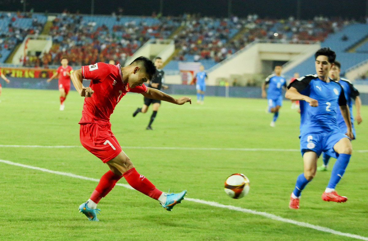 Thang kich tinh Philippines, doi tuyen Viet Nam nuoi hy vong di tiep