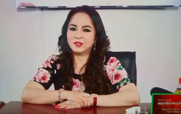 Thời gian gần đây, bà Phương Hằng trở thành idol trên mạng xã hội khi liên tục động chạm đến góc khuất của những người nổi tiếng và sẵn sàng "chiến đấu" để bảo vệ quan điểm của mình.