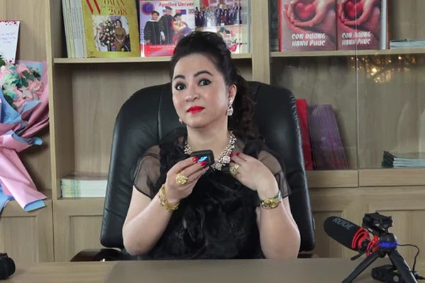 Như những gì đã thể hiện, với bản lĩnh của một CEO, người thẳng thắn, bà Phương Hằng tất nhiên không phải là người "dễ bắt nạt".