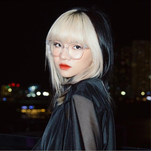 Cụ thể, CiiN có nói: "“Cộng đồng mạng hay mắng oan em lắm, là nói em cố ý để giống người ta, để được gọi là ‘Lisa Việt Nam’. Lúc đầu được gọi tên liên quan đến thần tượng của mình cũng vui, cũng là động lực nhưng mọi người lại hay gán ghép và làm quá vấn đề lên. Nên bây giờ em sợ chuyện bắt chước theo idol của mình lắm...