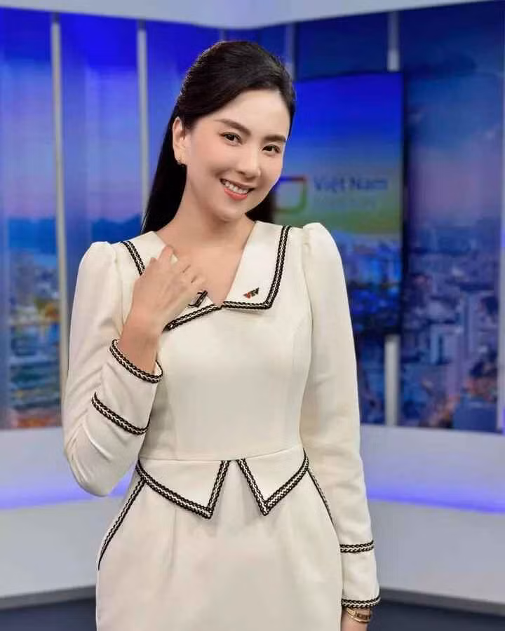 Phản hồi lại bình luận trên, Mai Ngọc cho hay: "Cuộc đời còn dài mà anh. Nhiều người hậu vận mới được sướng đó ạ, phải luôn có niềm tin chứ ạ".