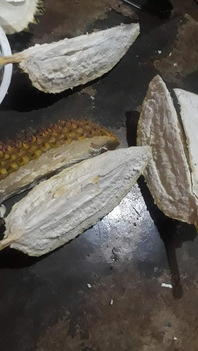 Cùng xem thêm những trường hợp khác từng ôm hận khi mua phải trái sâu riêng không múi.