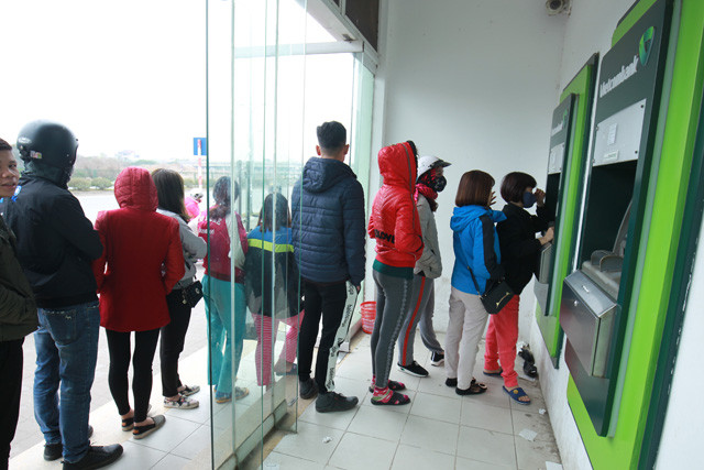 Cuối tháng 12/2024 Ngân hàng Nhà Nước đã có Văn bản số 10182/NHNN-TT yêu cầu các đơn vị liên quan thuộc cơ quan này, các tổ chức tín dụng, Napas và các tổ chức cung ứng dịch vụ trung gian thanh toán... triển khai các biện pháp để đảm bảo hoạt động thanh toán diễn ra an toàn, thông suốt.