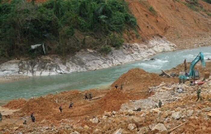 Thong duong 71 vao Rao Trang 3, tiep tuc tim nan nhan mat tich-Hinh-2