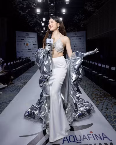 Thanh Thanh Huyền cũng gửi lời cảm ơn đến cộng đồng người Việt tại Ý. Bởi đã sẵn sàng hỗ trợ, tìm mọi cách liên lạc cũng như trợ giúp phiên dịch tiếng Ý trong tình huống khó khăn.