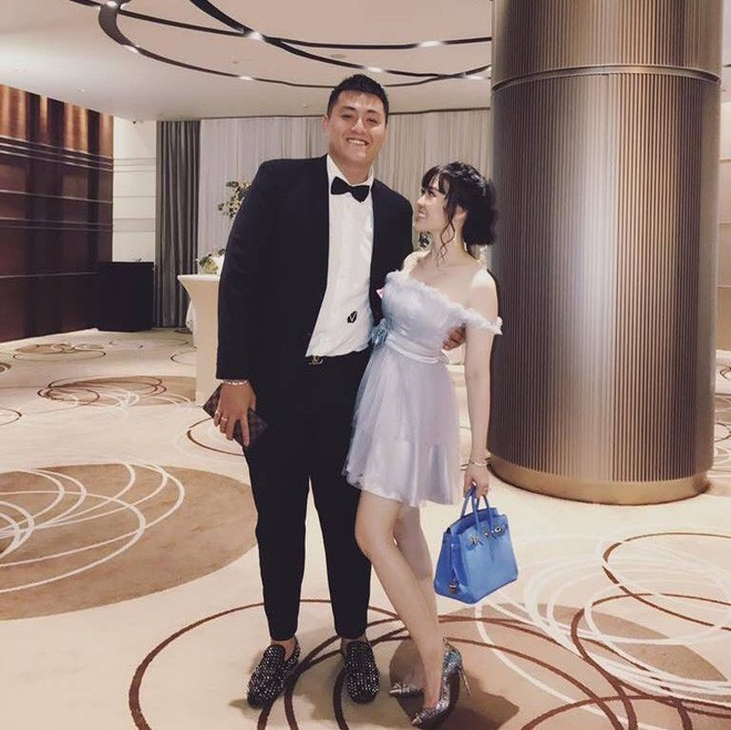 Tên tuổi của Vân Tiny càng được quan tâm hơn khi kết hôn với Fabo Nguyễn - thiếu gia tập đoàn điện tử Sài Gòn kiêm Youtuber đình đám.