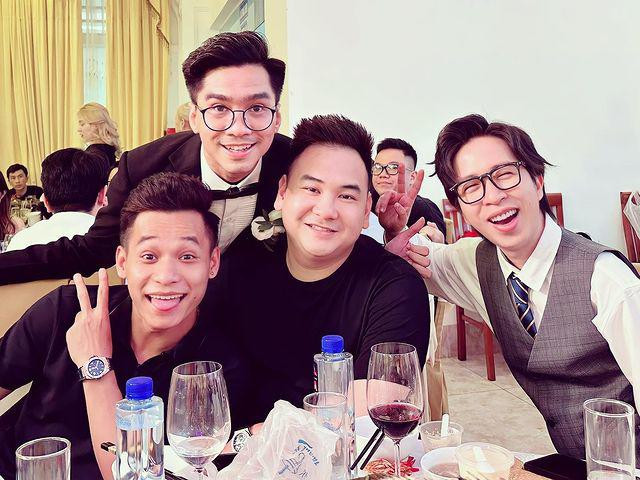 Thay vào đó, anh và vợ Hồng Nhật sẽ lo cho con một môi trường học tập thật tốt để chúng thoải mái thể hiện sở trường bản thân.