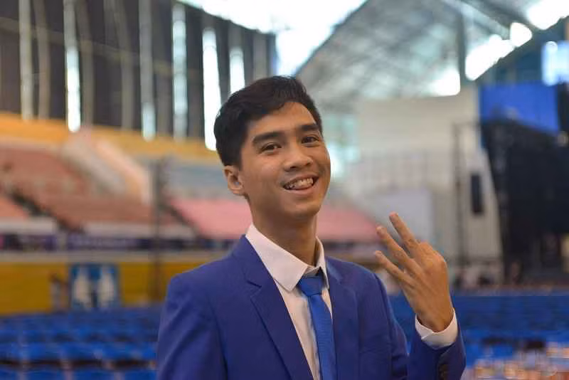 Theo tìm hiểu, Pewpew và vợ bắt đầu tìm hiểu nhau vào năm 2019 và không lâu sau đó nam streamer công khai hẹn hò với nàng trên mạng xã hội.