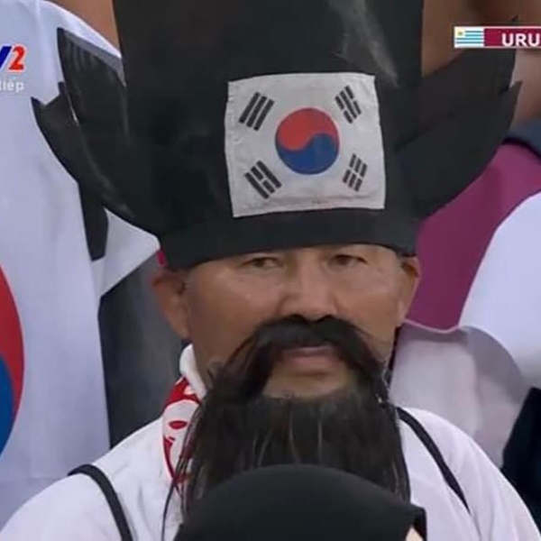 Cụ thể, để tiếp thêm sức mạnh tinh thần cho đội tuyển quốc gia, rất nhiều cổ động viên Hàn Quốc đã không quản đường xá xa xôi, đầu tư sang tận Qatar.