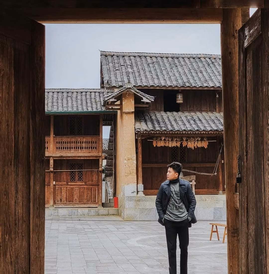 Những bức ảnh của giới trẻ check in tại Làng văn hoá dân tộc Mông thu hút hàng loạt sự yêu thích cũng như lời khen của cộng đồng mạng.