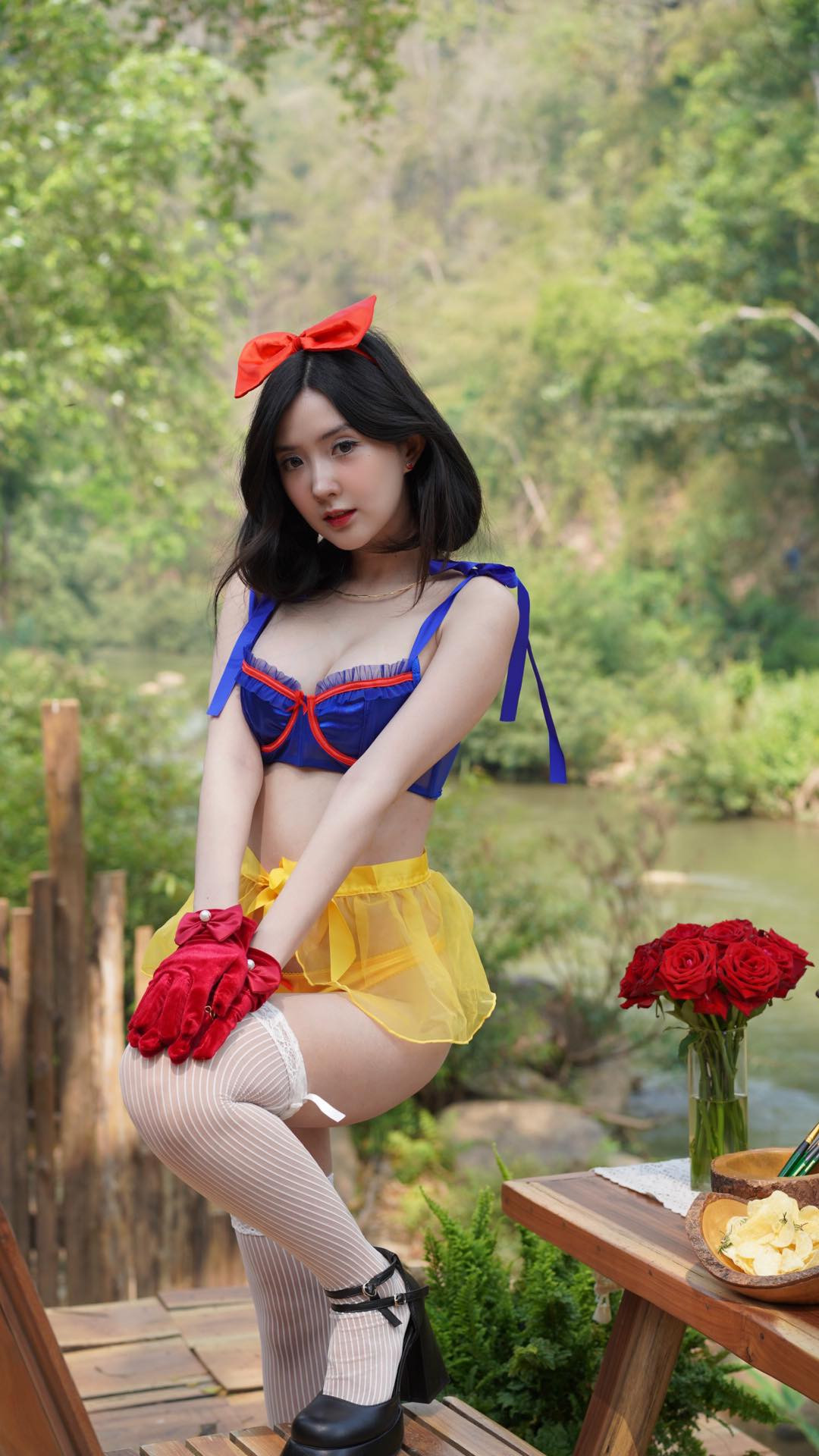 Hình ảnh nàng Bạch Tuyết quyến rũ, kết hợp cùng phong cách giao lưu hài hước, dễ thương của Bizcuitbeer đã khiến người xem không thể rời mắt khỏi màn hình.