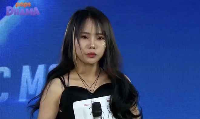 Theo đó, trong tập 12, mùa 6, Thắng là thí sinh xuất hiện đầu tiên. Cô giới thiệu đang là nhạc sĩ, ca sĩ tự do, kinh doanh bất động sản và có niềm đam mê diễn xuất.