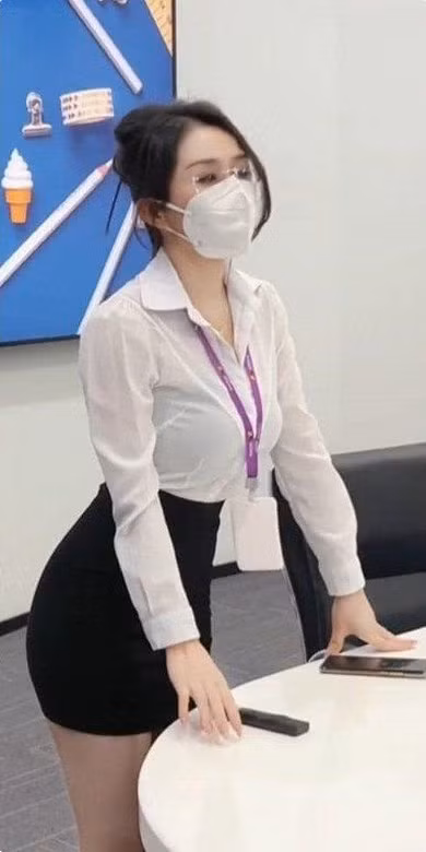 Phong cách Smart casual được nhiều chị em yêu thích nhờ sự thoải mái nhưng không kém phần sang trọng.