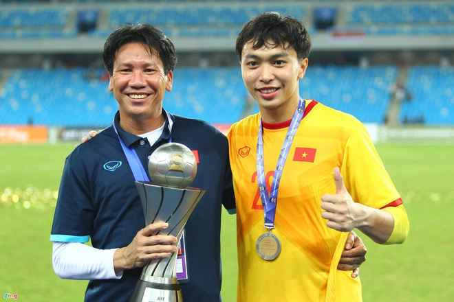 Ở giải U23 Đông Nam Á 2022, Tuấn Hưng là thủ môn số 3 nhưng chơi xuất sắc ở bán kết và chung kết, giúp U23 Việt Nam giành ngôi vô địch. Hiện tại, anh khoác áo CLB Phố Hiến.