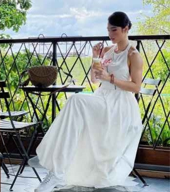 Dù bị nhận xét cơ thể cường tráng không mấy phù hợp thị hiêu người Việt, Angela Phương Trinh vẫn quyết tâm theo đuổi thân hình lý tưởng mà cô đặt ra.