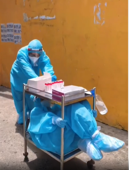 Hiện tại đoạn clip vẫn đang được dân tình chia sẻ nhiệt tình.