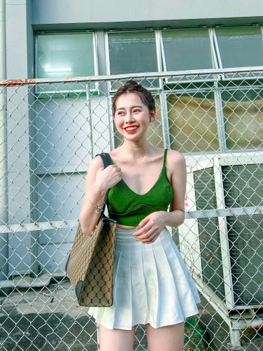 Liên quan đến sự việc trên, Việt Phương Thoa đã chính thức lên tiếng. Cụ thể, nữ Tiktoker cho biết, 26 năm cuộc đời, lần đầu bị đồn là "làm ngành".