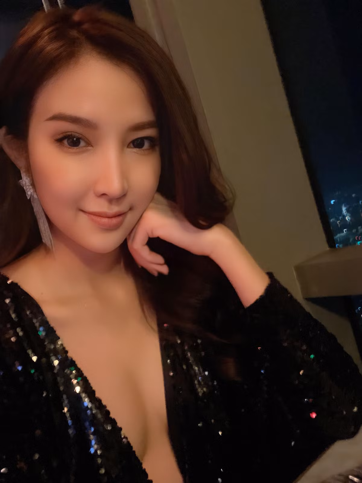 Để ghi điểm trong những shoot hình thời trang ấn tượng, thân hình cân đối luôn là thế mạnh để Kim Tuyến thoả sức trải nghiệm với nhiều style.